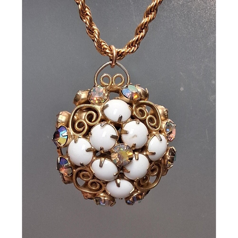 Juliana D&E Milk Glass Filigree Necklace Vintage